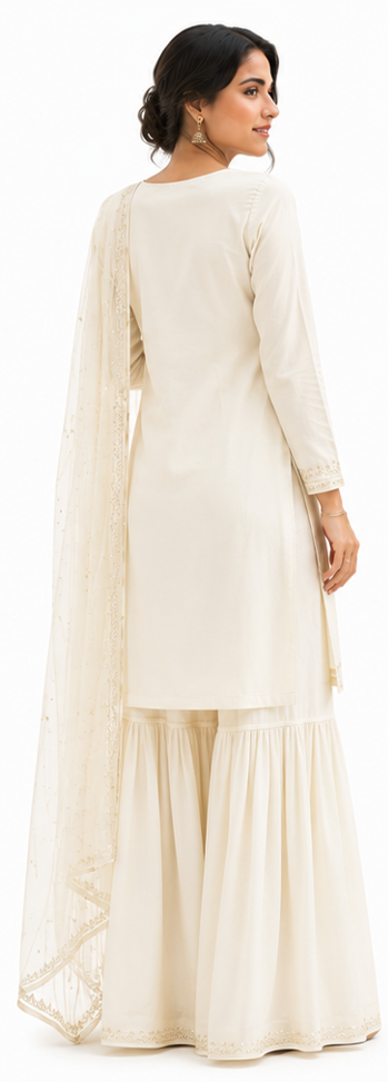 Noor Farshi Set - pose 4